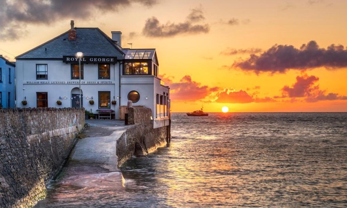 Appledore Hotel | The Royal George