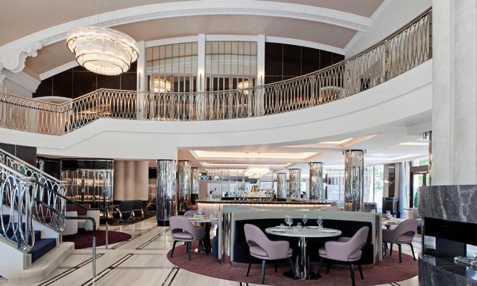 Melbourne Hotel | The Royce