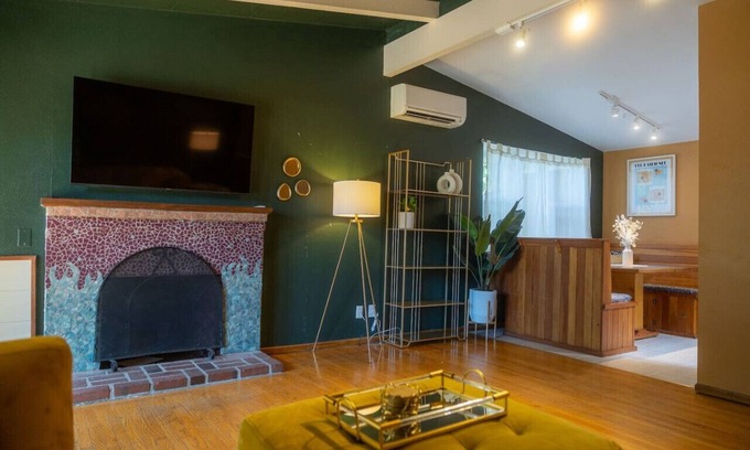 Friendly Casa | The Rustic Roost: 3 miles to U of O