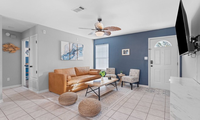 Gulf Breeze Casa | The Salty Breeze Beach House ~ 15 mins > Navarre & Pensacola Beach