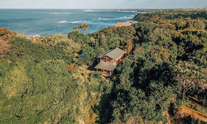 Kutani Cabina | El santuario en el voladizo