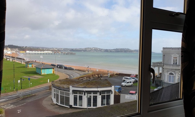 Roundham Hotel | The Sands Hotel