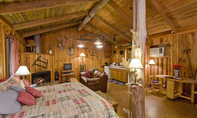 Hot Springs Cabina | Sawmill Suite en Panther Valley Ranch
