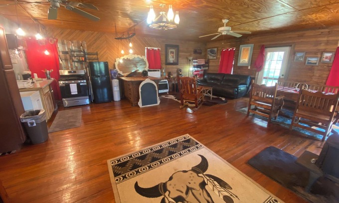 Connerville Cabina | The Schoolhouse where the deer and turkey roam!