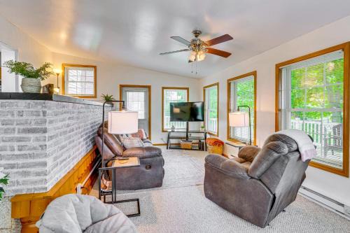 Millersburg Casa | The Shady Cottage Millersburg Getaway with Deck