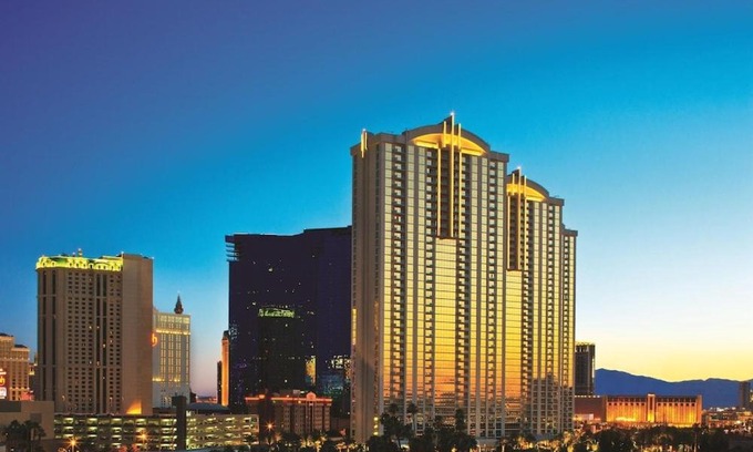 Las Vegas Hotel | The Signature at MGM Grand by Suiteness
