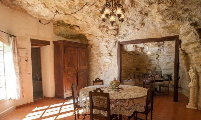 Civray-de-Touraine Casa | El 'Troglo-gîte' de SKYLARK en nuestro santuario de pájaros cantores cerca de Chateau Chenonceau