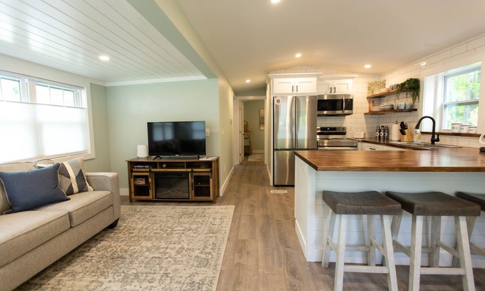 Flat Rock Cabaña | The Sour Granny @ Backyard Apple Cottages