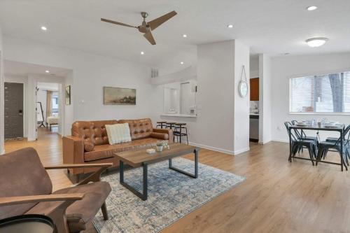 Columbus Casa | The Spacious Hilliard House