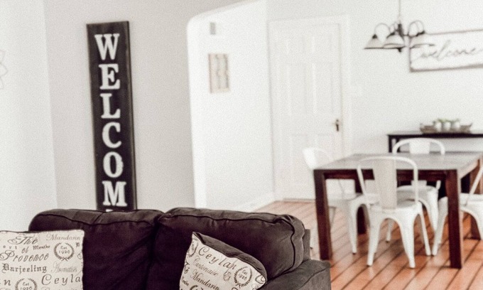 Champaign Casa | The Springfield: 2br - 1bth - 4 guests