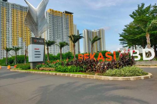 Bekasi Apartamento | The Springlake and View Summarecon Bekasi Studio MDN Furnish and WiFi
