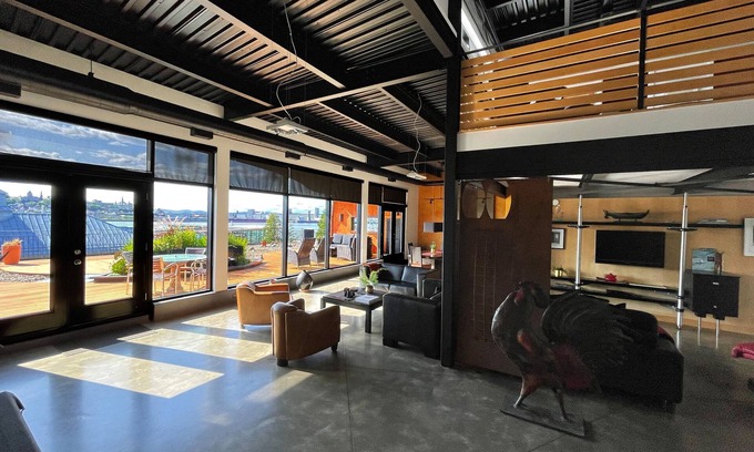 Desjardins Apartamento | The St-Louis Penthouse