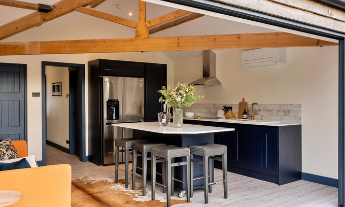 Hawling Casa | The Stables at Lilac Cottage by Interhome