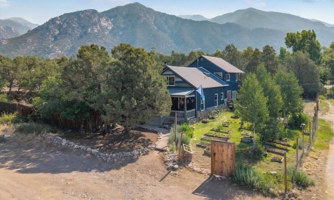 Crestone Casa | The Stargazer’s Home A 5BR Mountain Sanctuary with Garden Oasis