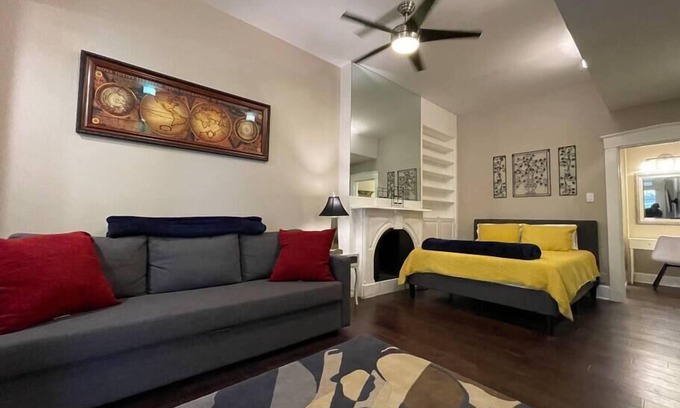 Lancaster Apartamento | THE STEVENS STUDIO - HISTORIC DOWNTOWN LANCASTER, Contemporary Studio - Historic Downtown Lancaster