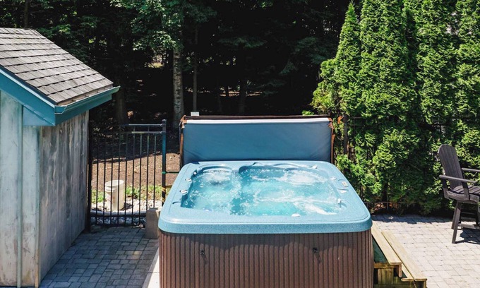 Bayfield Cabaña | the Stonewood, New Hot Tub! King Bed!