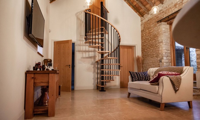 Castle Bytham Casa | The Studio - A Unique and Luxurious Country Barn Conversion