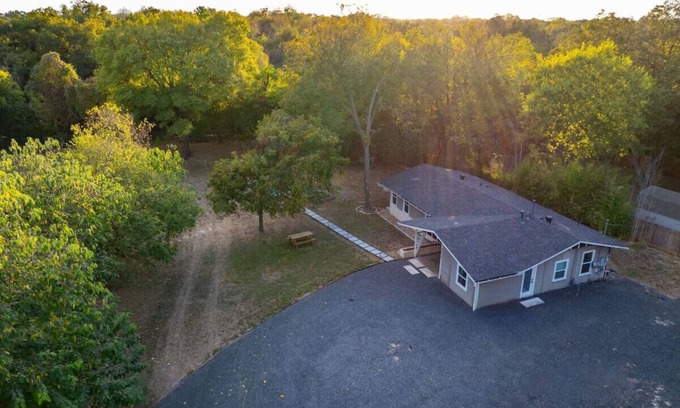 Georgian Acres Casa | The Laverty Haus | Cowboy Pool | 1 Acre