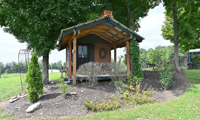 Caroline Cabina | The Suite Roost on Scottland Yard Farm
