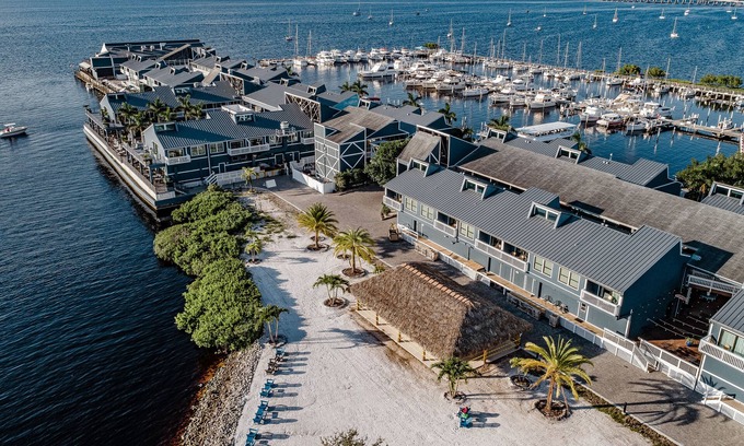 Historic District Complejo | The Suites at Fishermen’s Village- 2 Bedroom Suites