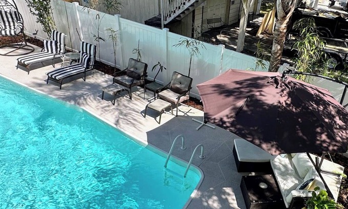 Palm Harbor Casa | The Sunburst Oasis