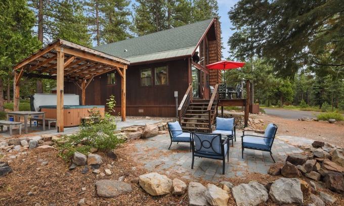 Carnelian Bay Chalet De Esquí | The Sunset Getaway - Hot Tub, Dog Friendly