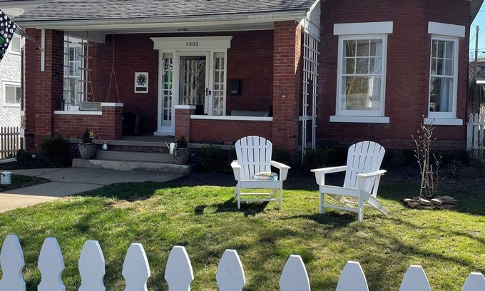 Lexington Casa | The Sunshine Cottage