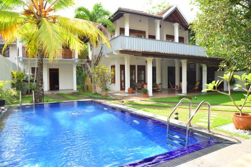Thiranagama Cama Y Desayuno | The Surf Villa