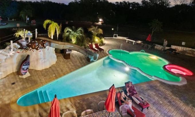 Clermont Casa | The Sweet Escape Mansion Candy House Near Orlando