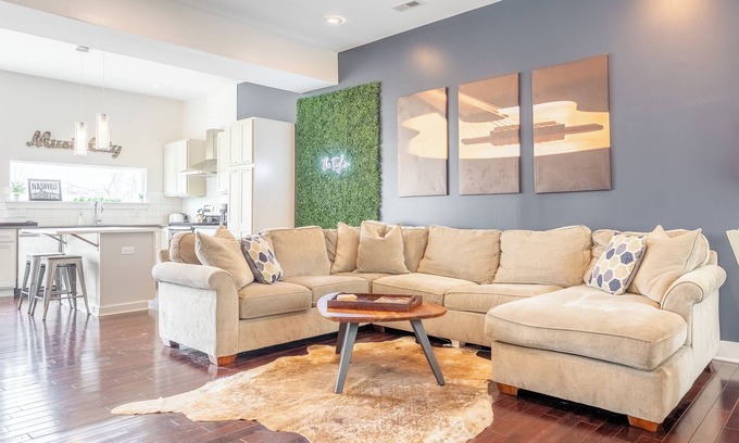 Chestnut Hill Casa | The Taylor - Modern Space with Stunning Rooftop