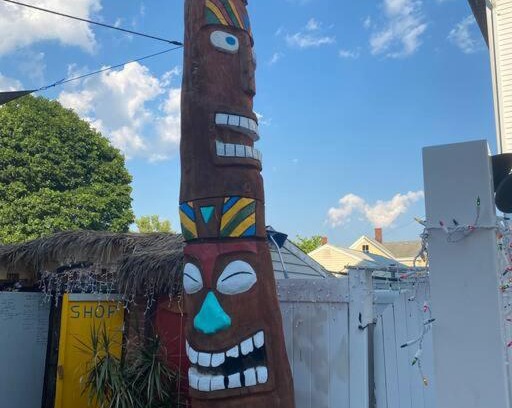 Salem Apartamento | The Tiki Townhouse of Downtown Salem