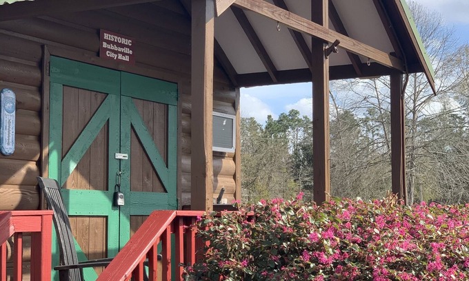 Donalsonville Cabina | The Tiny Cabin! Lake Seminole! Waterfront! Fishing! Nice dock with lift!