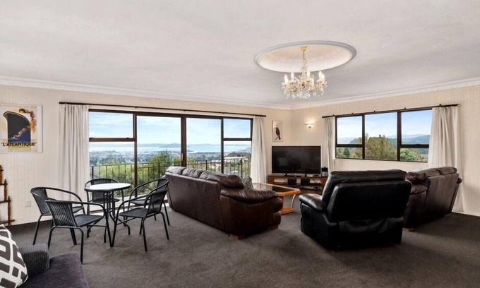 Rotorua Casa | Impresionante propiedad Rotorua con vistas para morirse!