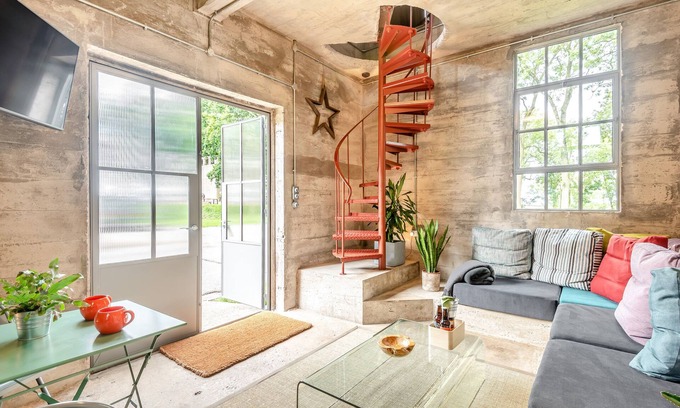 Pleasley Cabaña | THE TOWER, romantic, luxury holiday cottage in Bolsover