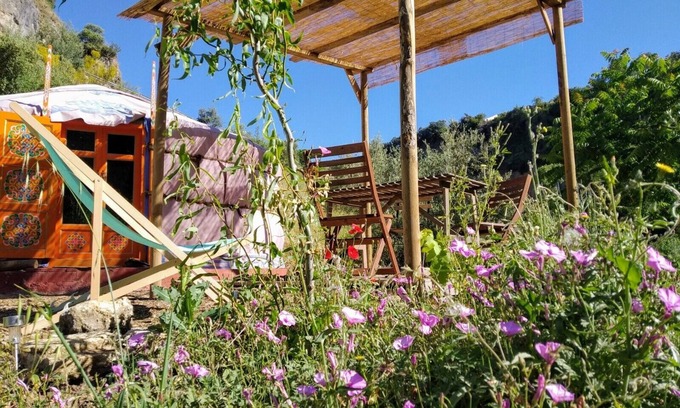 Setenil de las Bodegas Alquiler De RV | Lo último en alojamiento verde.