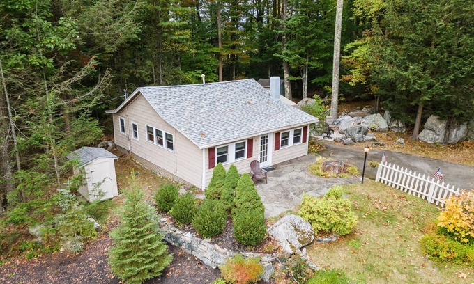 West Alton Cabaña | The Ultimate Getaway at a Charming Two-Bedroom Lakeside Cottage on Winnipesaukee