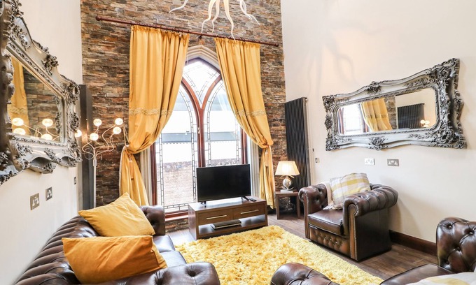 Lisnagunogue Cabaña | THE UPPER ROOM, family friendly in Ballymena