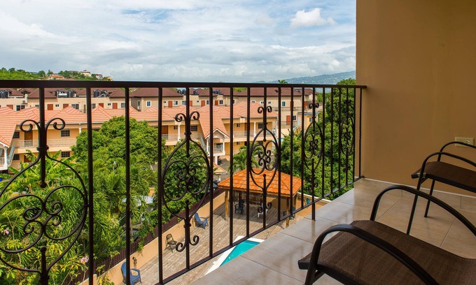 Beverly Hills Apartamento | The US Embassy Luxury Apartment