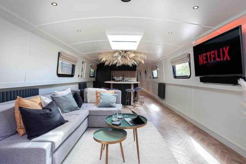 Castlefield Alquiler De Eote | The Vätten Hüs Luxury Boat