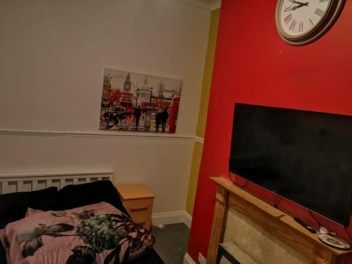 Sunderland Casa | The Vacationers - Pvt Rooms with Shared Bath