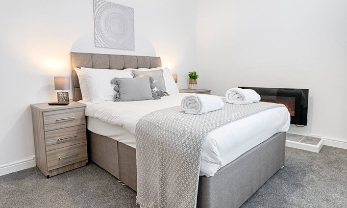 Brynamman Casa | The Valley Home - TV in every room!