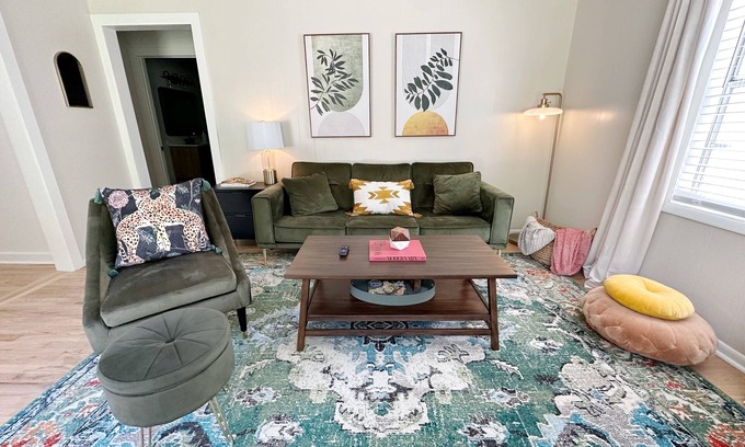 Monroe Casa | The Velvet Crush Cottage located in the heart of Monroe