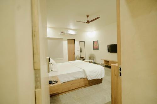 Jabalpur Hotel | the Vibez Inn Hotel