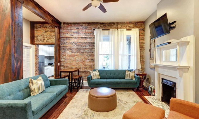 Dixon Park Apartamento | The Victorian Porch Retreat | Walk to Forsyth Park