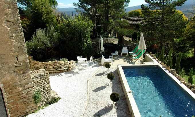 Goult Casa | Vista panorámica del Luberon en el corazón de Goult, piscina privada.