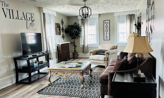 New London Apartamento | The Village Loft - A Charming Boutique Loft in New London Ohio
