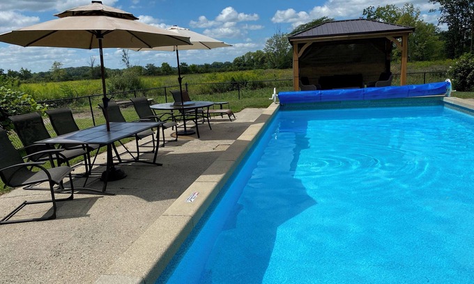 Azalia Cama Y Desayuno | The Vine Bed & Breakfast LLC