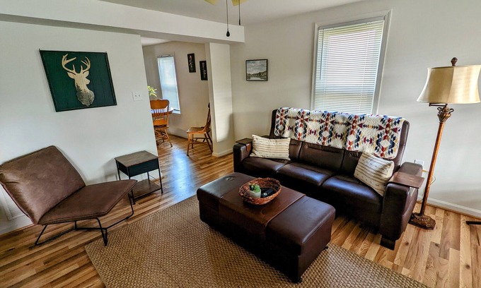 Front Royal Casa | The Warren House: 5 minutes to Shenandoah National Park!