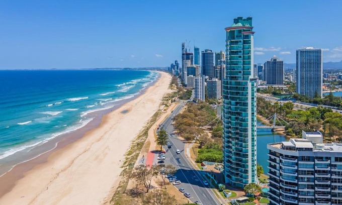 Main Beach Complejo | The Waterford on Main Beach