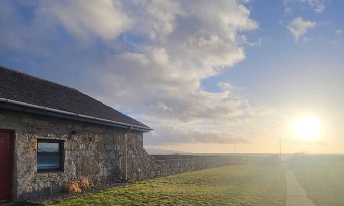 Troon Casa | The Wee House -Coorie Doon Stays